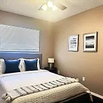 Spacious & Immaculate Haven Near Downtown Sd